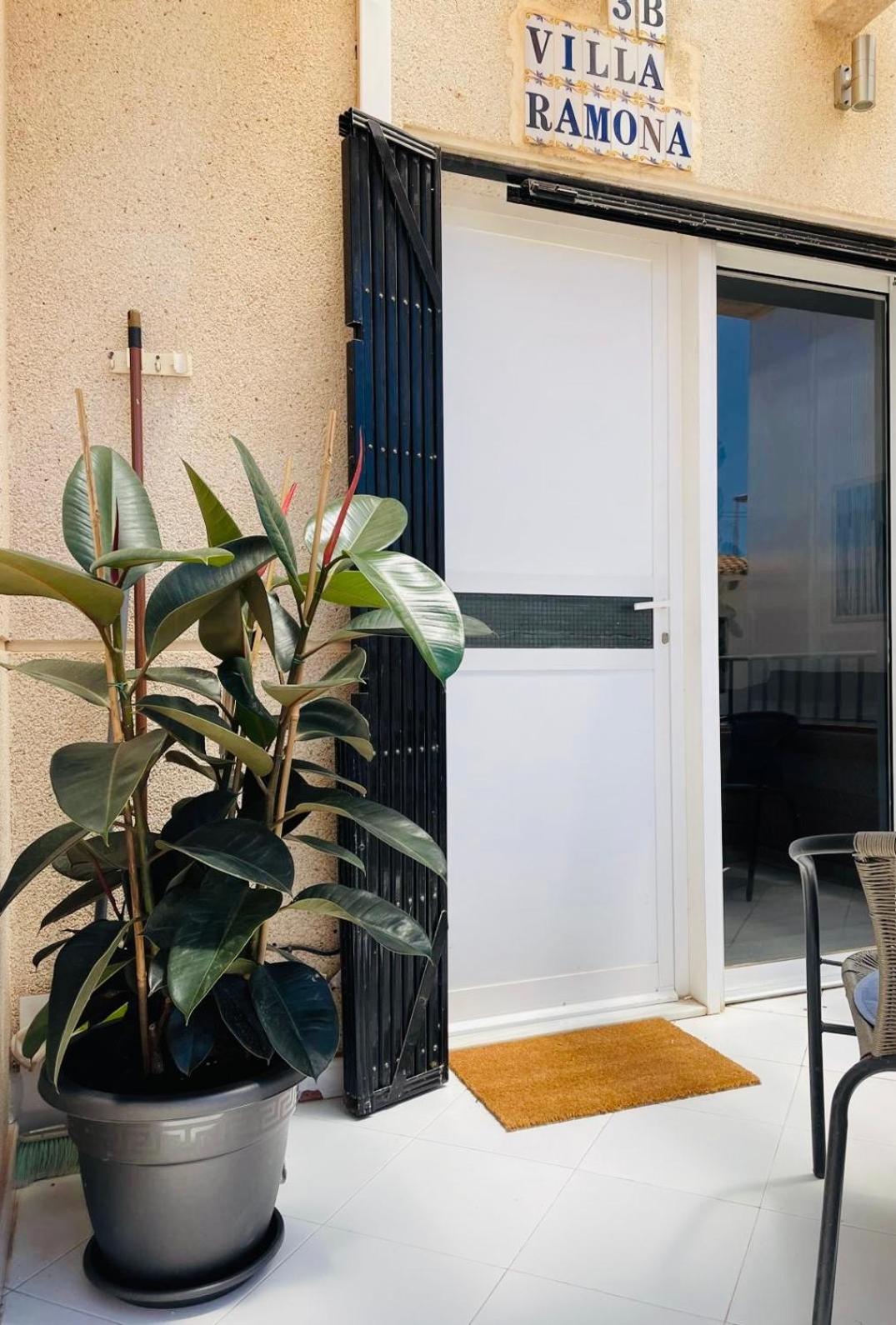 Przytulny Apartament 100M Od Plazy Torrevieja Exterior foto